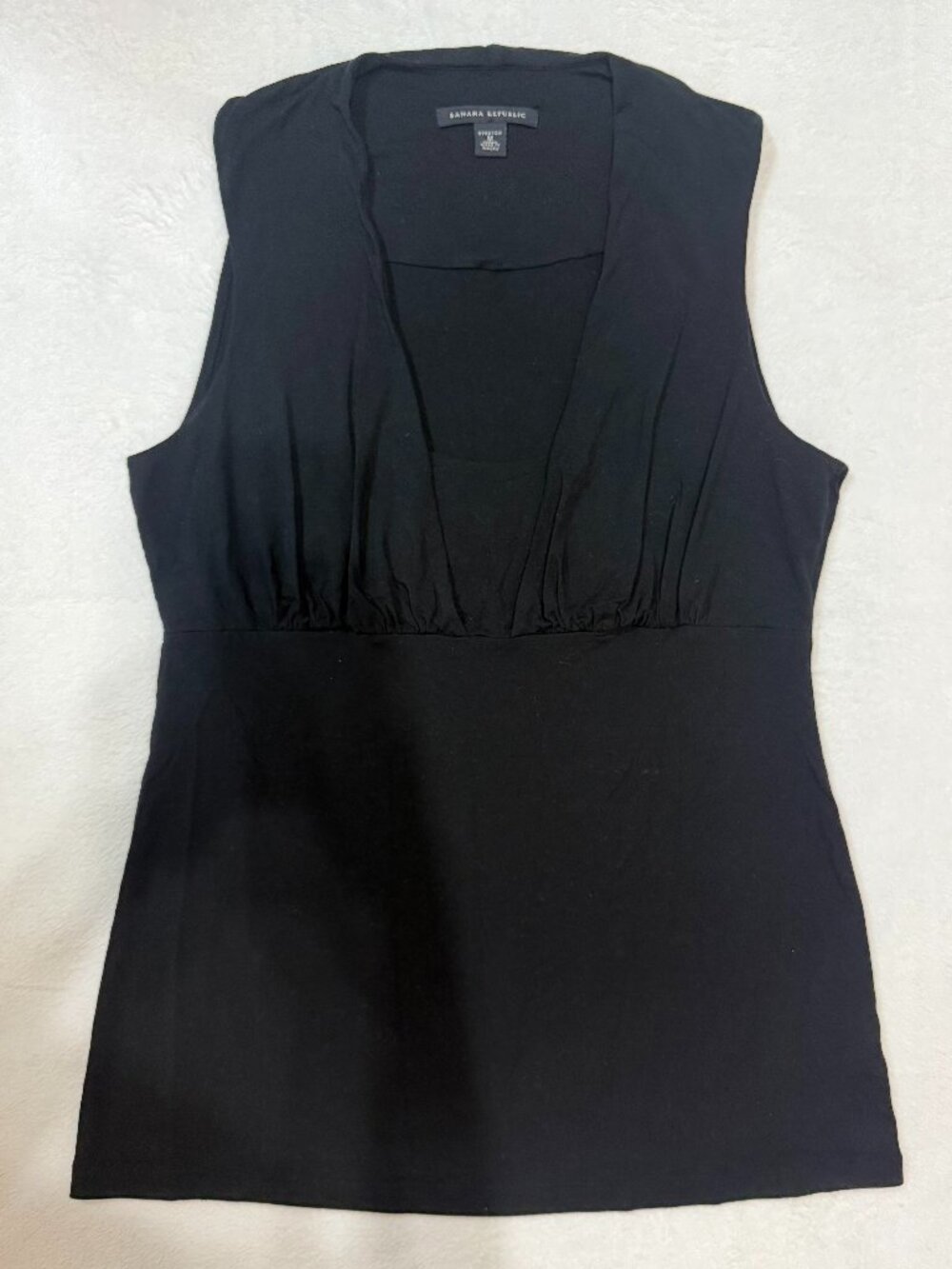 Banana Republic Black Sleeveless V-Neck Top - Size Medium